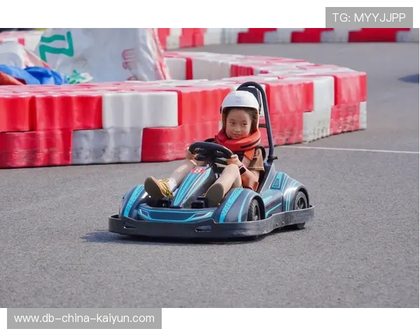 卡丁车全国赛小学生夺冠：燃起梦想的速度与激情